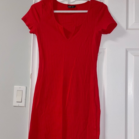 Red T-shirt dress - Picture 1 of 2